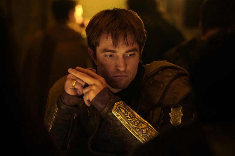 L'Antinoo di Pattinson è riuscitissimo nel suo essere irritante e codardo