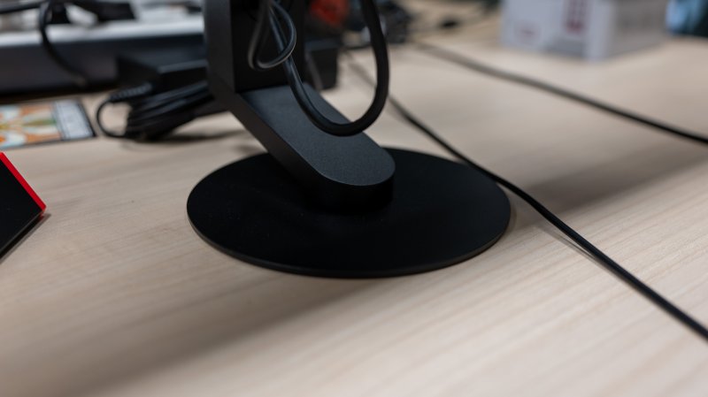 La base è molto solida e curata, pensata per giocatori eSport che amano posizionarsi molti vicini allo schermo