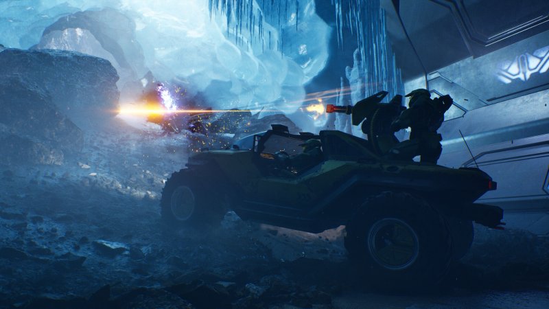 Graficamente non sarà il miglior gioco in circolazione e gli interni continuano ad essere un bel po' ripetitivi, ma anche Halo: Campaign Evolved sa mostrare i muscoli