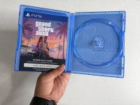 Sony potrebbe continuare a distribuire giochi nei negozi, ma con codice digitale nella confezione, come GTA 6