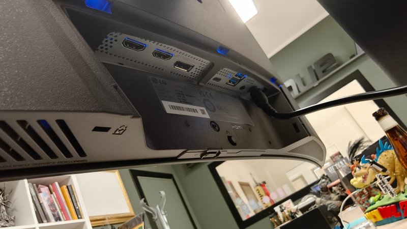 Gli ingressi dell'LG 39GX950B-B