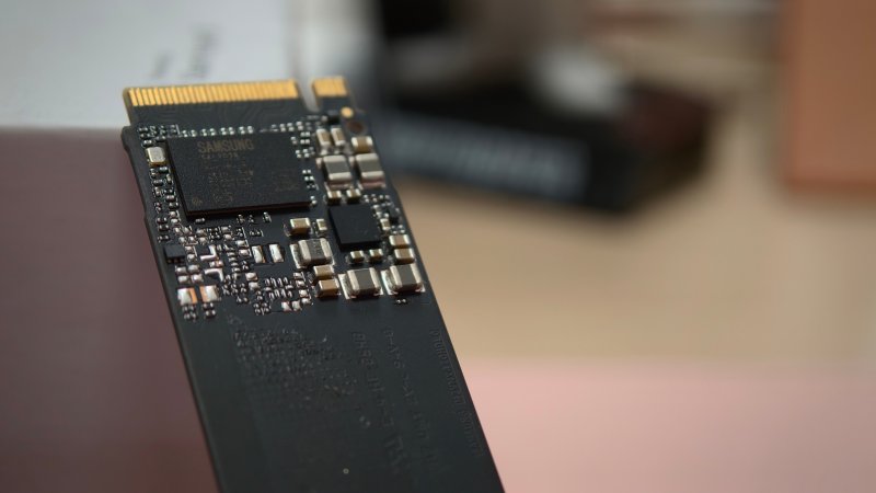 Il controller PICCOLOQ dell'SSD Samsung 990