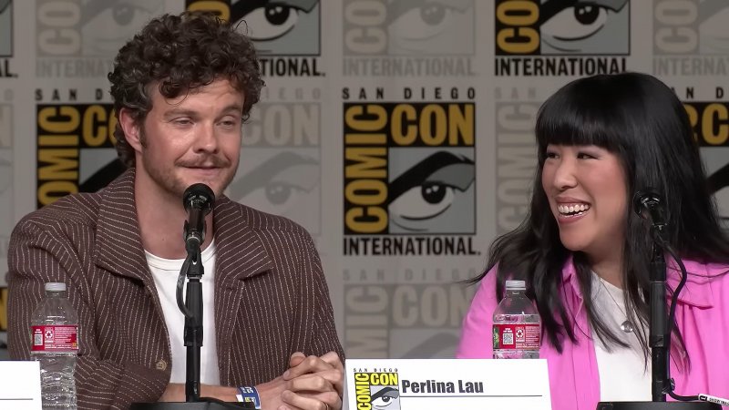 Jack Quaid e Perlina Lau