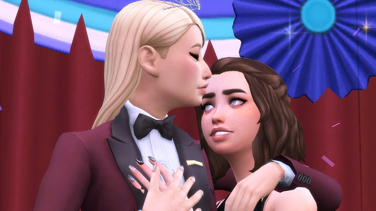 Two lesbians show off their affection in The Sims 4