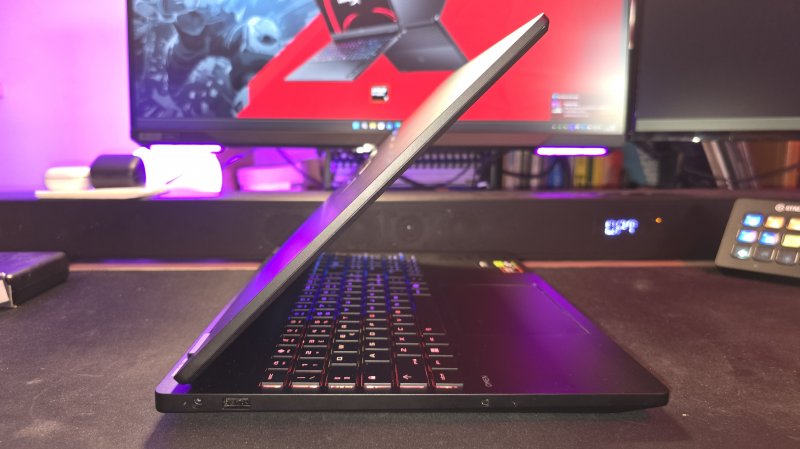 HyperX OMEN 15 può contare su dotazione di porte completa ma piuttosto circoscritta