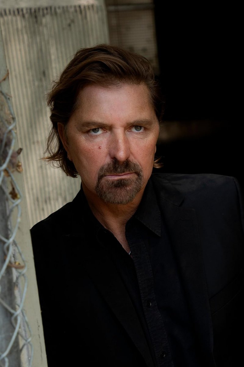 Robin Atkin Downes in foto