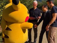 Pikachu visita Apple Park: dopo l'addio Tim Cook si metterà a cercare Pokémon?