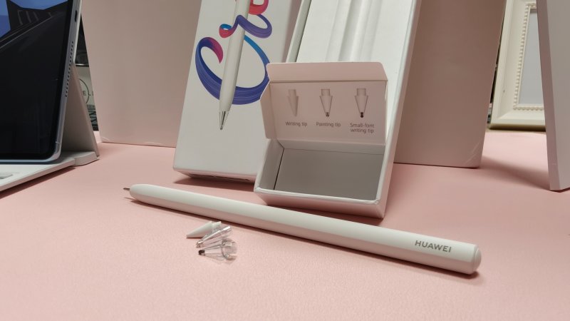 La M-Pencil Pro arriva con due pennini di ricambio, utili per diversi utilizzi