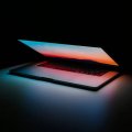 Apple avrebbe cancellato due nuovi MacBook: addio al modello pieghevole?