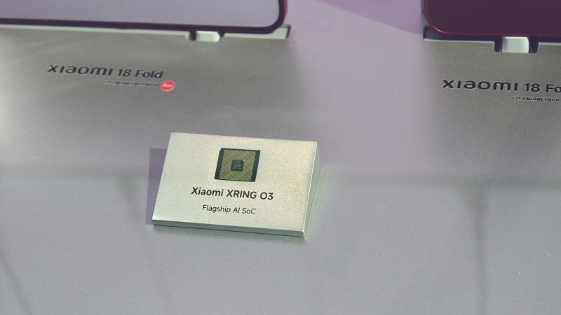 Dettaglio del chip XRING03 di Xiaomi 18 Fold all'IFA 2026 di Berlino