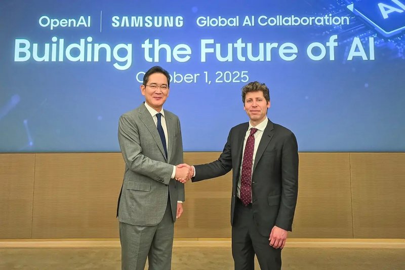A sinistra, Lee Jae-yong, Presidente Esecutivo di Samsung Electronics. A destra Sam Altman, Amministratore Delegato di OpenAI.