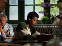 AirPods 5 presentati da Apple: più ANC, nuovo audio e Traduzione in tempo reale
