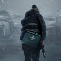 Resident Evil, la recensione del film che trasforma l’orrore in commedia… e lo fa alla grande