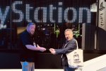 Due ex-PlayStation replicano lo storico video su come condividere un gioco, ma senza disco