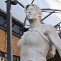 Lara Croft torna a Derby: raccolte 30.000 sterline per installare una statua in città