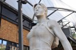 Lara Croft torna a Derby: raccolte 30.000 sterline per installare una statua in città