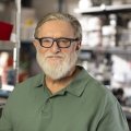 Gabe Newell passò cinque mesi in Valve a eseguire un canto di gola mongolo, stando a uno degli autori di Counter-Strike