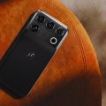 Motorola Signature 27 è il primo smartphone con Snapdragon 8 Elite Extreme Gen 6
