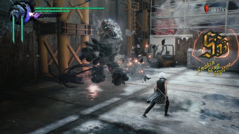 Il sistema di punteggio dei vari Devil May Cry cambia di gioco in gioco sia nelle parole utilizzate che nel design