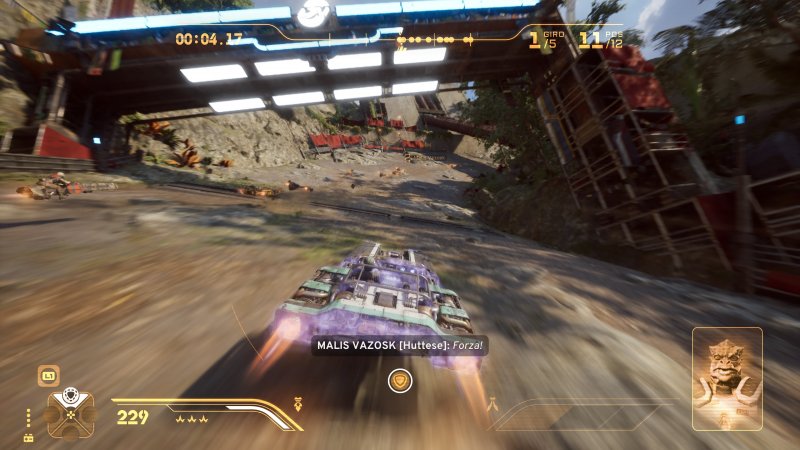 Una sequenza di gara in Star Wars: Galactic Racer