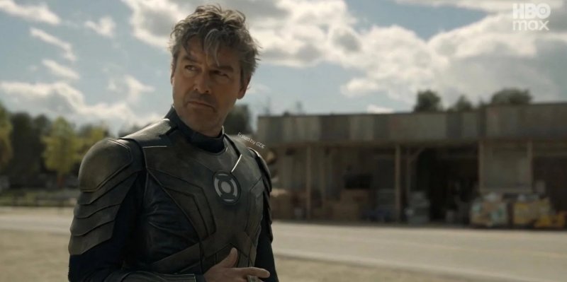 Una delle pochissime scene in cui vediamo Hal Jordan in costume
