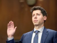 Sam Altman sull’IA: dobbiamo accettare i rischi perché i benefici saranno enormi