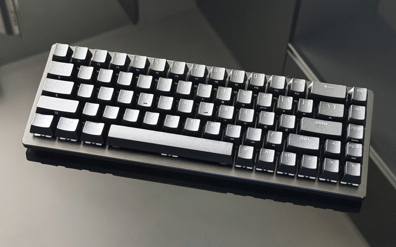 La Razer Huntsman V3 HE Magnetic Mini 65% 8 KHz da spenta, in tutta la sua essenzialità