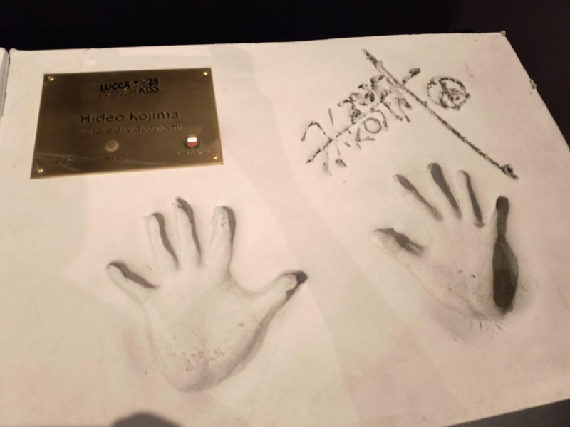 Lucca Comics & Games ha prestato il calco della mani di Hideo Kojima (e non solo) per la mostra
