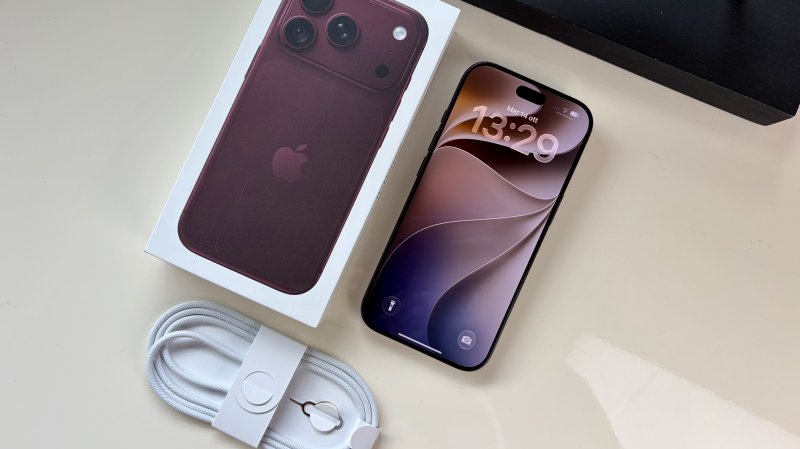La dotazione di accessori di iPhone 18 Pro è come al solito limitata al solo cavo USB-C