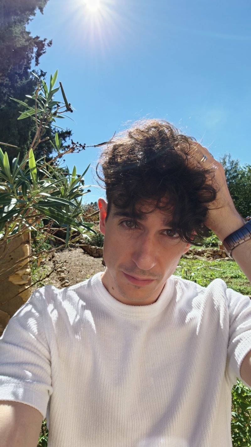 Selfie in controluce in modalità foto standard