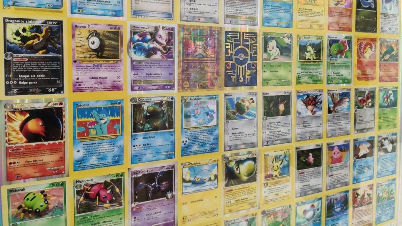 Una raccolta di carte Pokémon